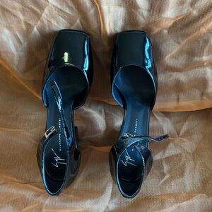🖤Giuseppe Zanotti Black Patent
Platform Heels🖤